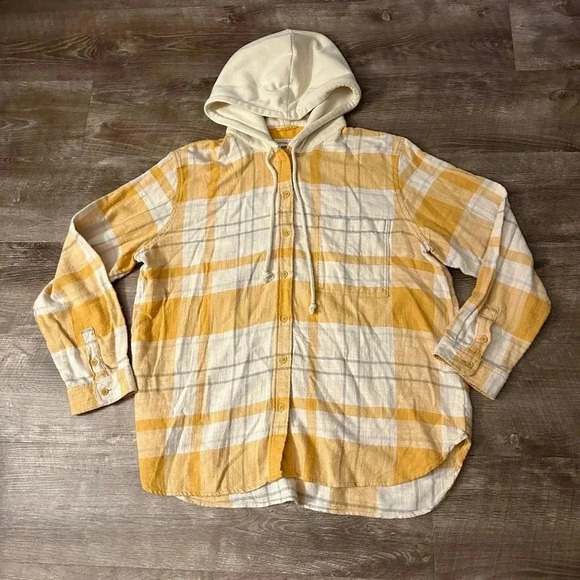 American Eagle Outfitters Jackets & Blazers - Cozy Cabin hooded yellow American Eagle flannel size Large